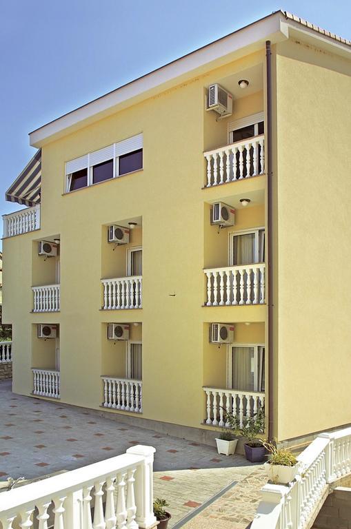 Guesthouse Villa Adria Малинска Екстериор снимка