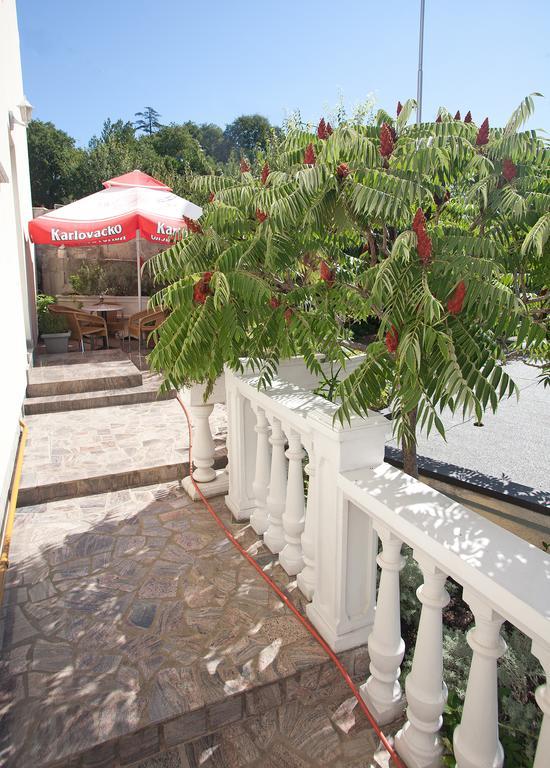 Guesthouse Villa Adria Малинска Екстериор снимка
