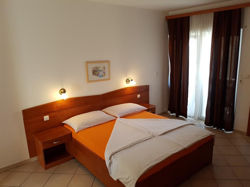 Guesthouse Villa Adria Малинска Екстериор снимка