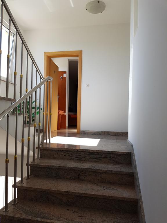 Guesthouse Villa Adria Малинска Екстериор снимка