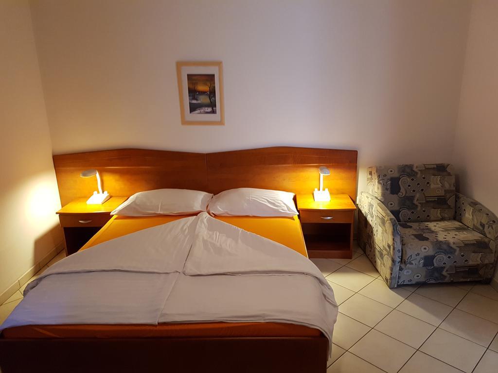 Guesthouse Villa Adria Малинска Екстериор снимка