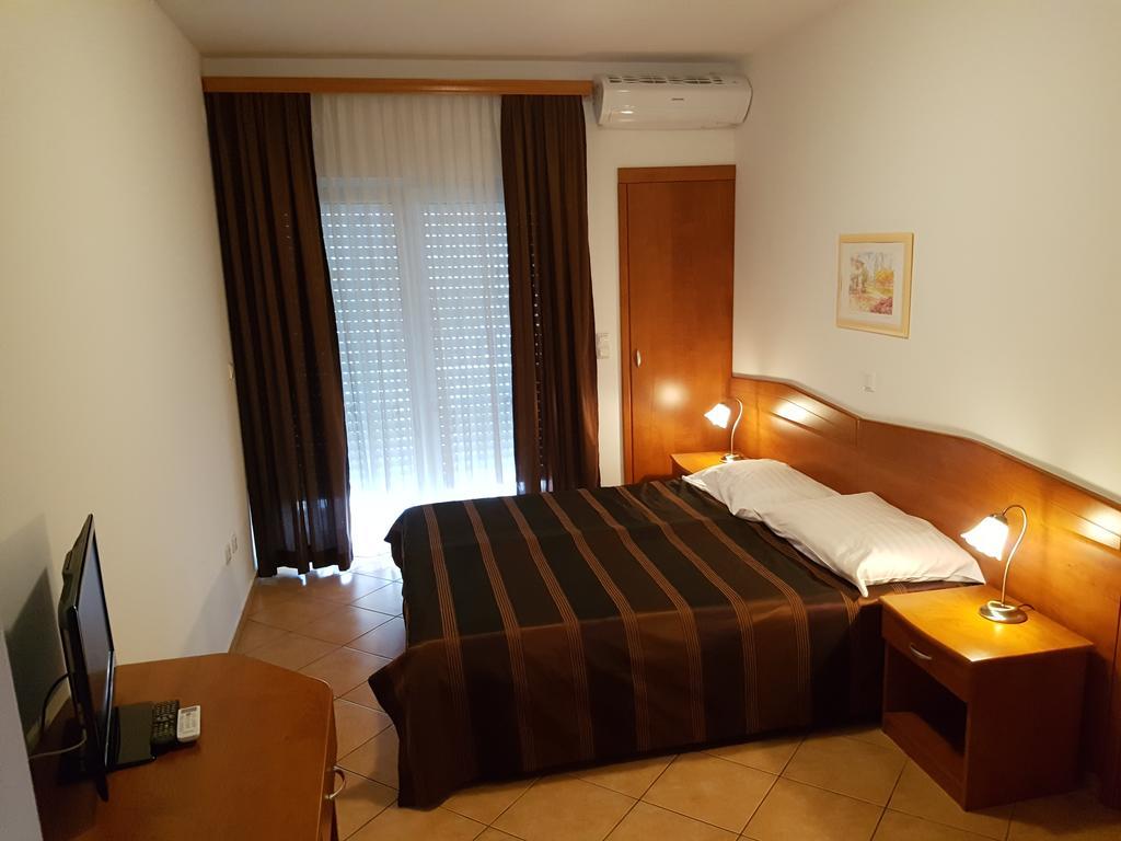 Guesthouse Villa Adria Малинска Екстериор снимка