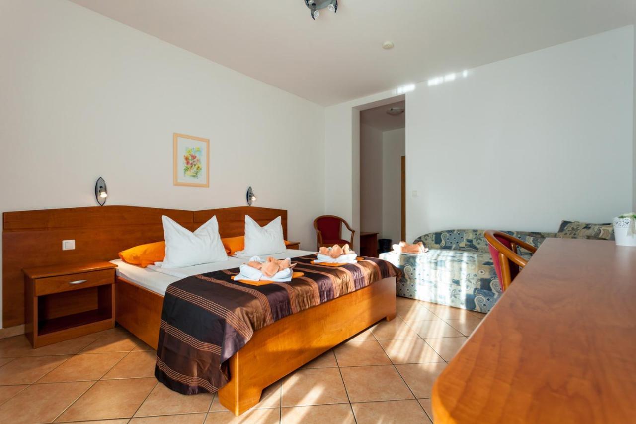 Guesthouse Villa Adria Малинска Екстериор снимка