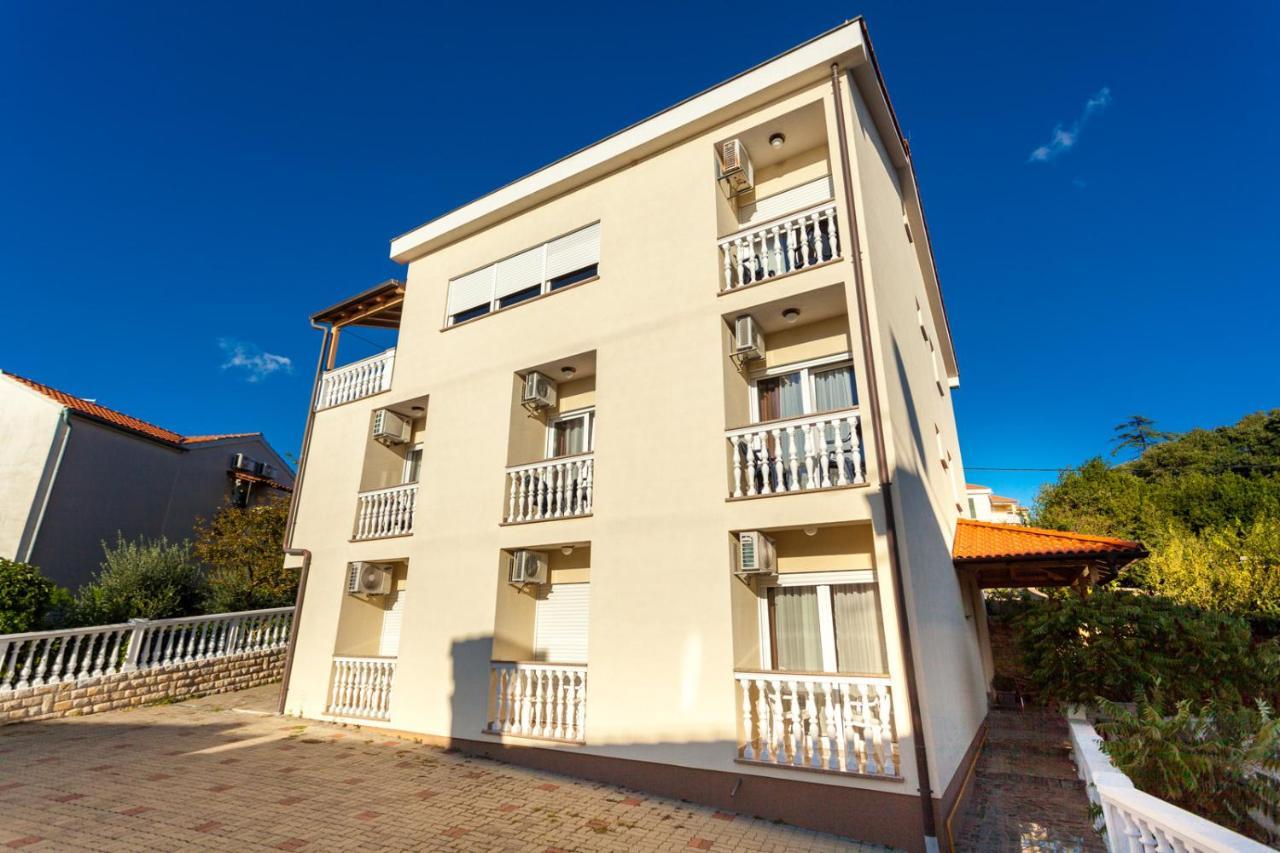 Guesthouse Villa Adria Малинска Екстериор снимка