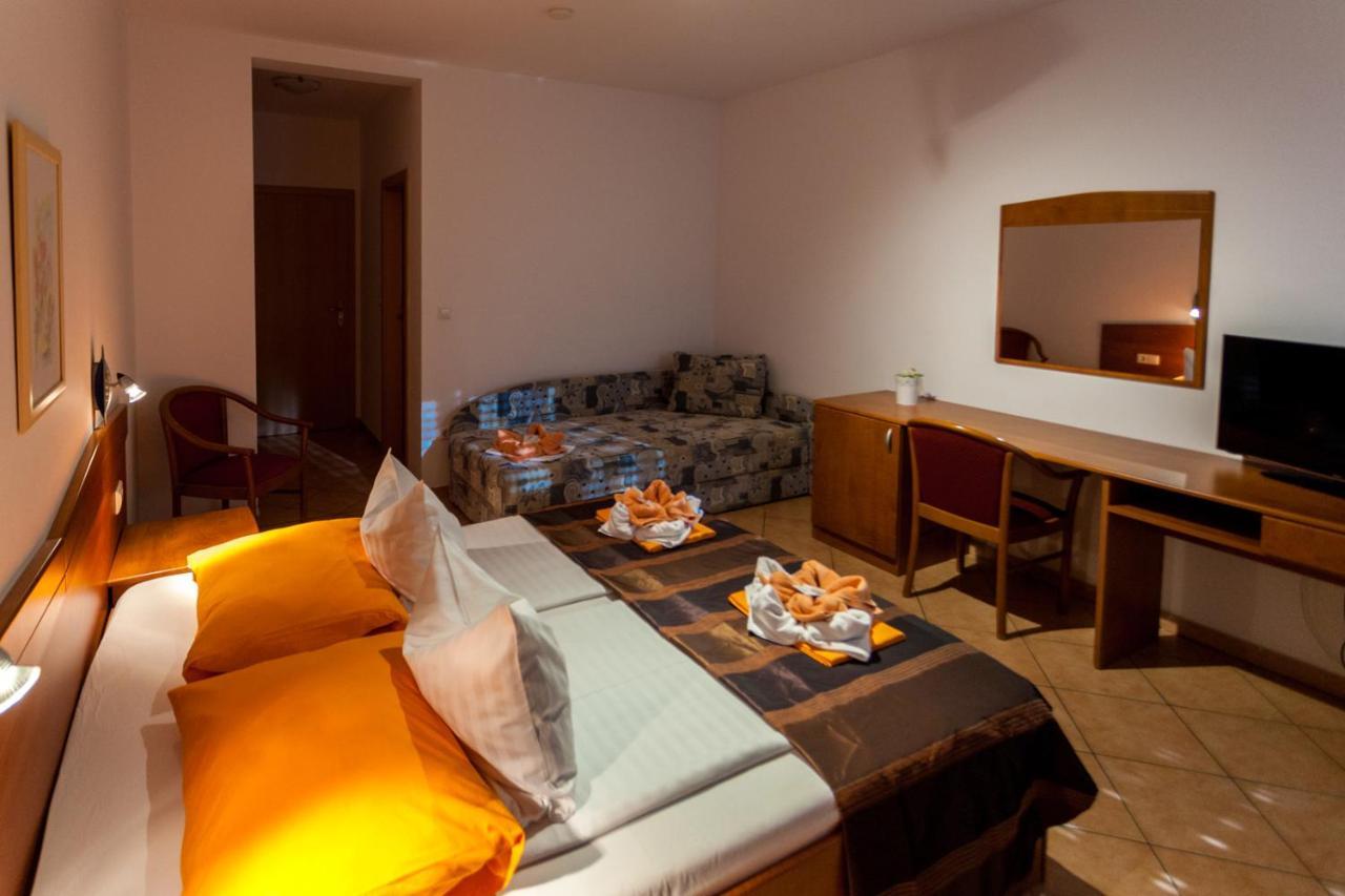 Guesthouse Villa Adria Малинска Екстериор снимка